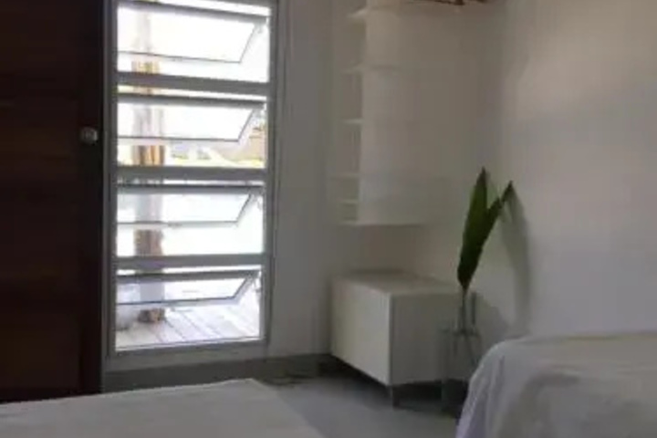 Room 4 of 11