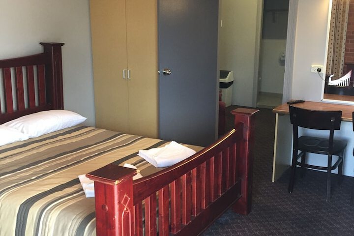 Room 15 of 36