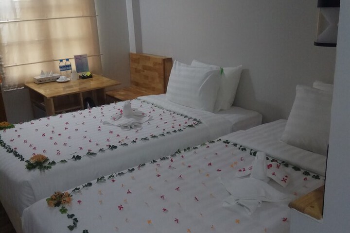 Room 12 of 34