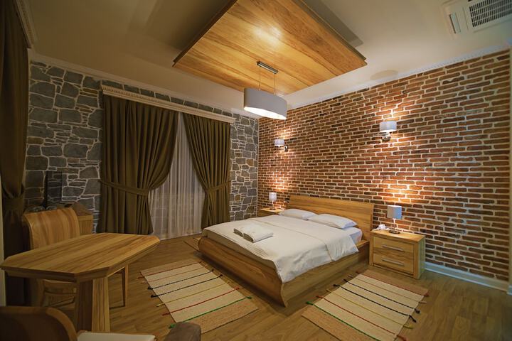 Room 19 of 47