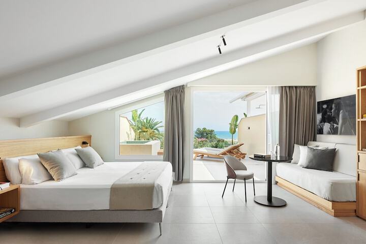 Room 2 of 46