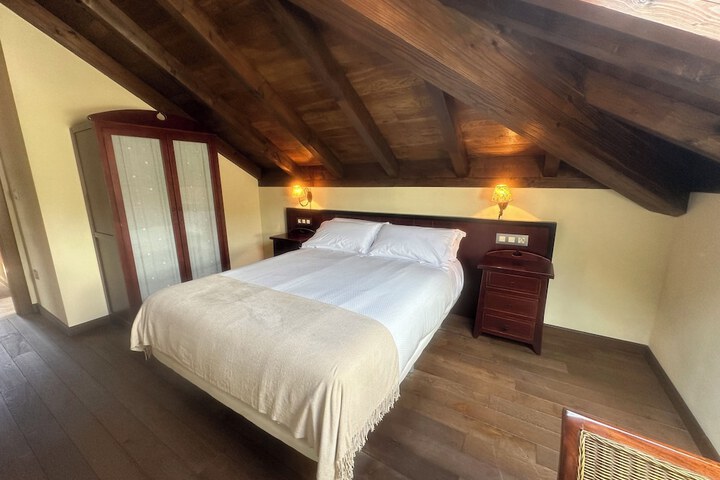 Room 17 of 77
