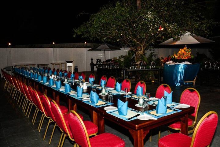 Dining 36 of 38