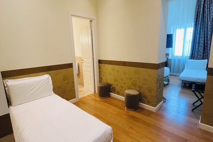 Room 17 of 29