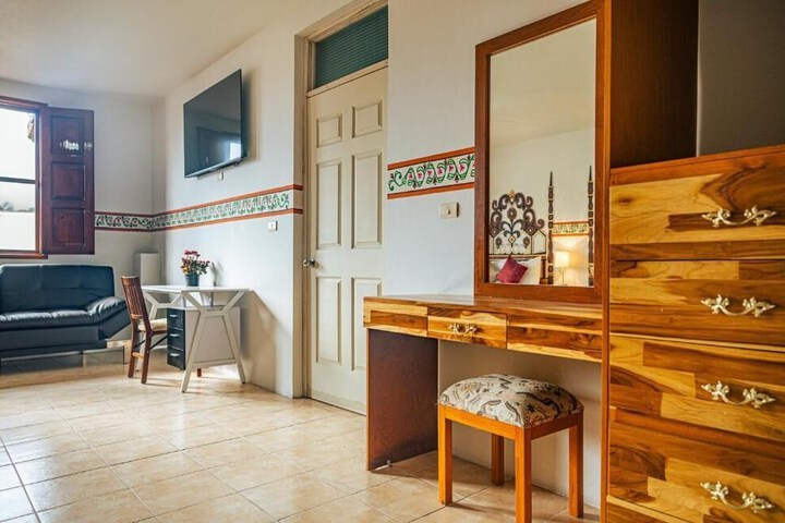 Room 6 of 37