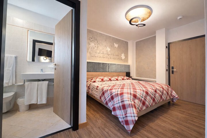 Room 46 of 117