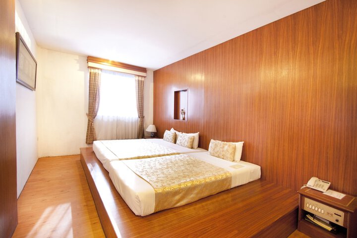 Room 16 of 116
