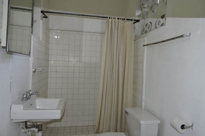 Room 42 of 59