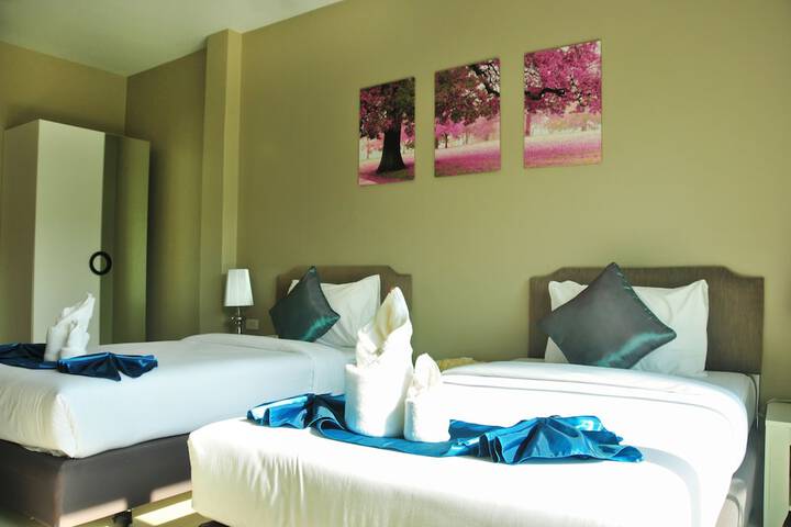 Room 7 of 92