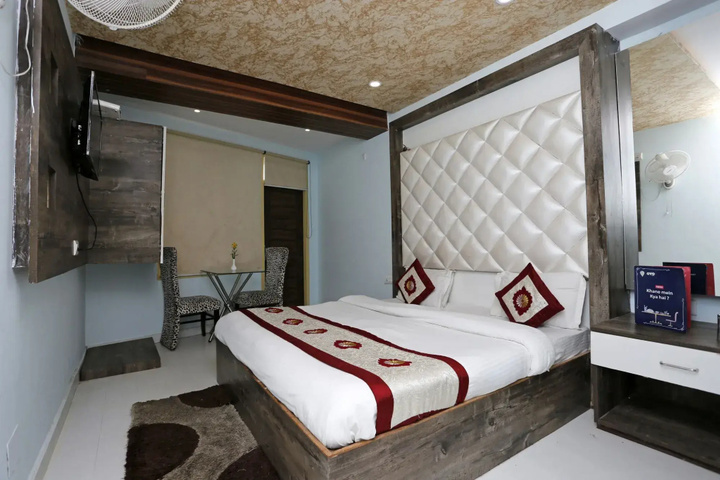 Room 5 of 14