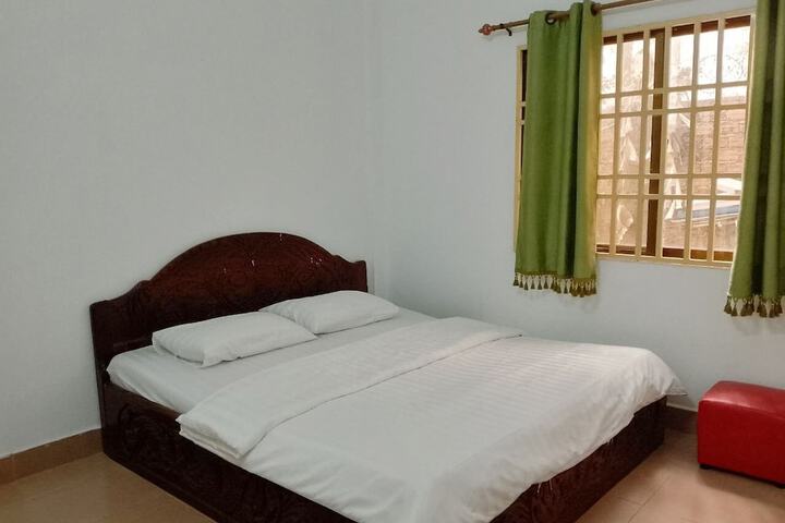 Room 9 of 23