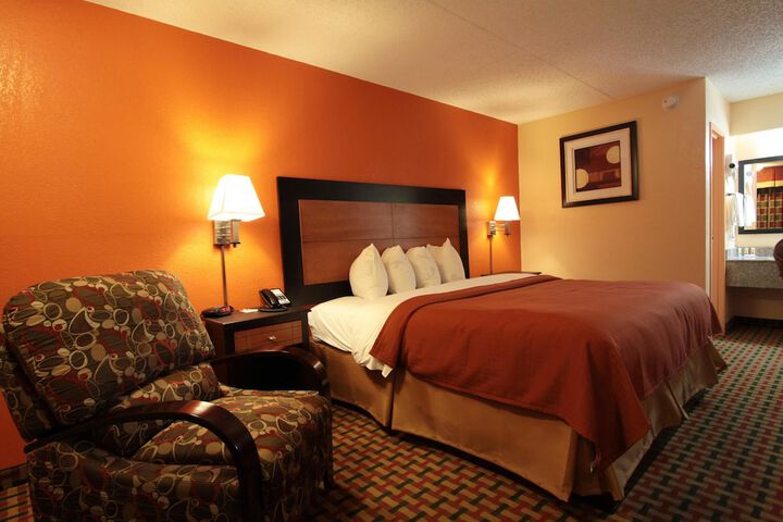 1 King Bed (9 of 13)