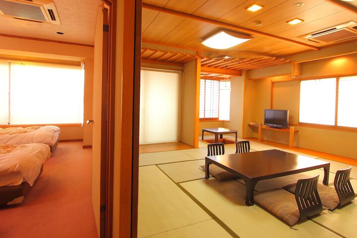 Room 6 of 61