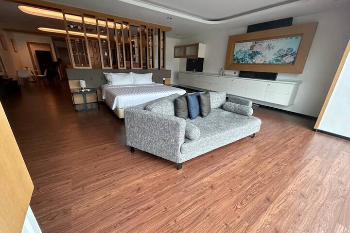 Room 41 of 80