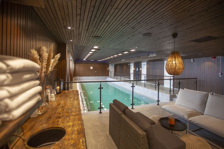 Pool 18 of 37