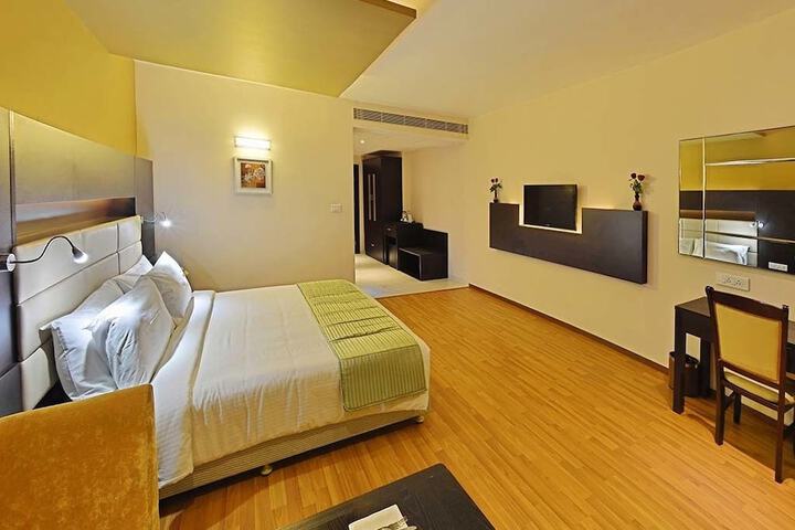 Room 6 of 34