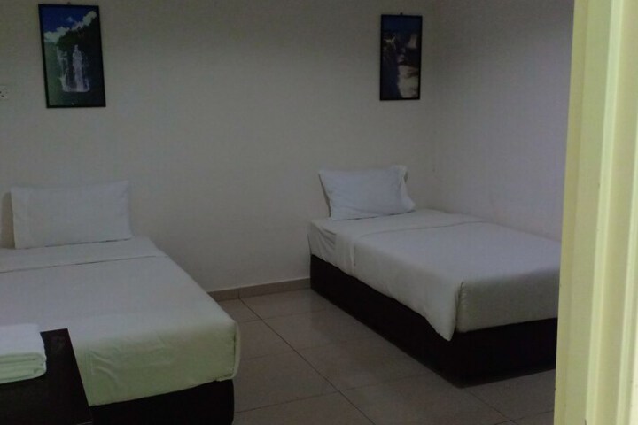 Room 12 of 69
