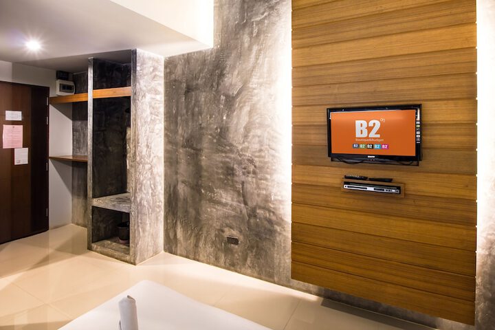 Room 9 of 16