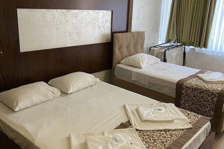 Room 6 of 27