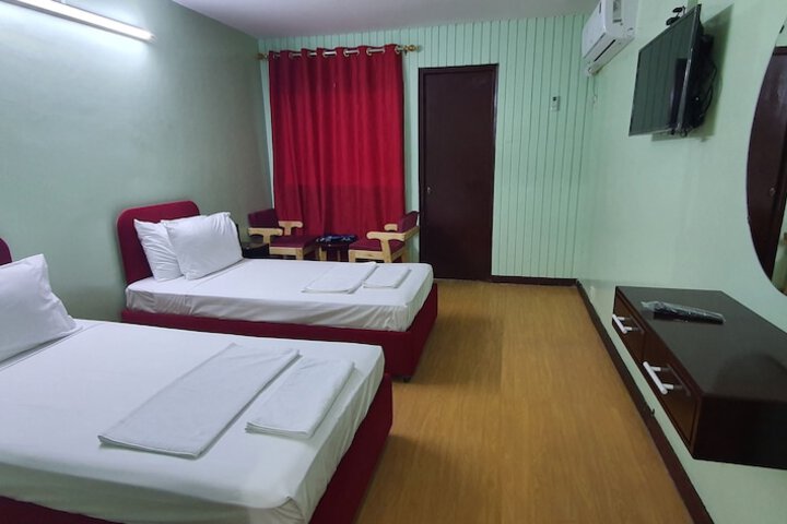 Room 12 of 30