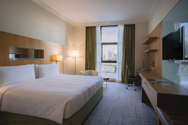 Room 8 of 90