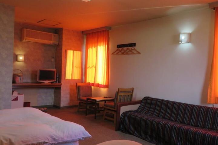 Room 8 of 21