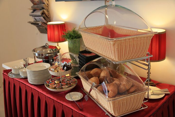 Breakfast/Coffee Service 37 of 60