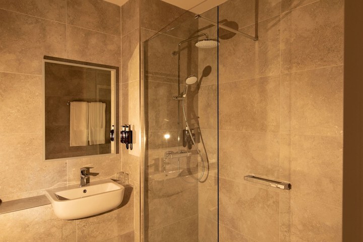 Clean Restrooms