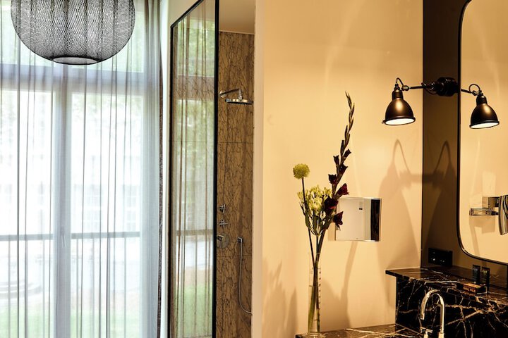 Room 18 of 28