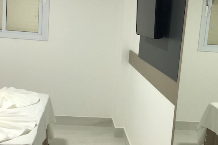 Room 4 of 52