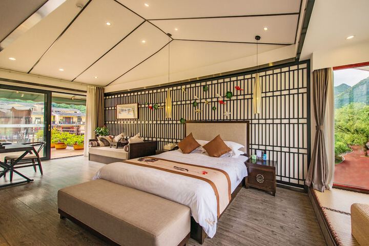 Peach Blossom Resort Hotel in Guilin