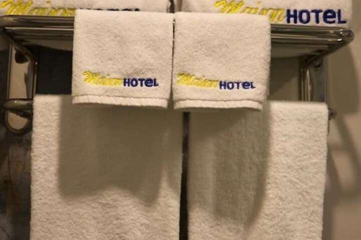 Room 33 of 47