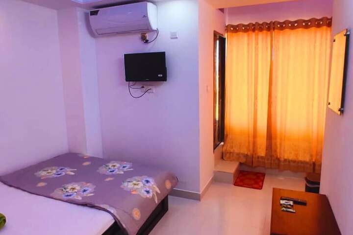 Room 7 of 24