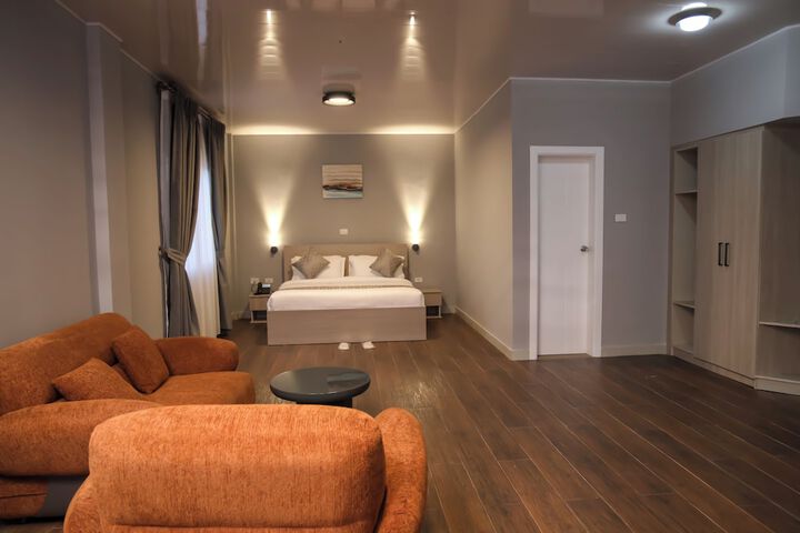 Room 14 of 25