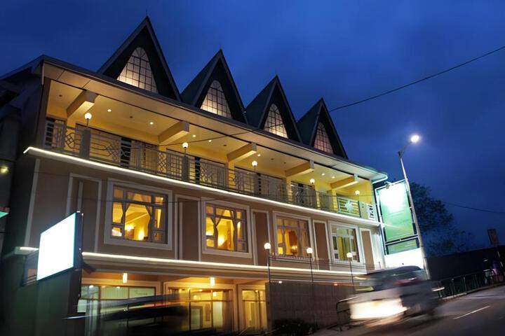 Greendale Residence