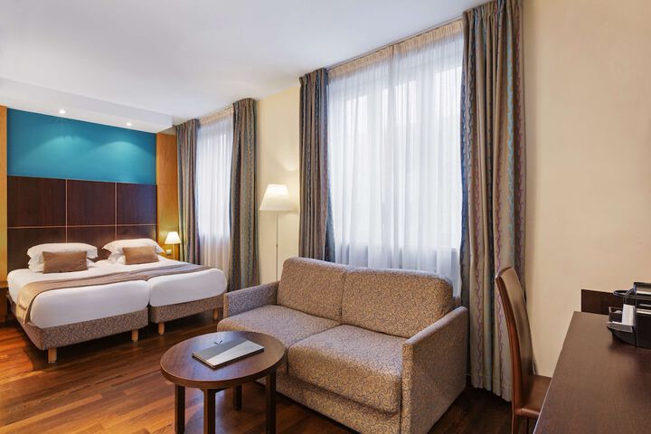 Room 34 of 106