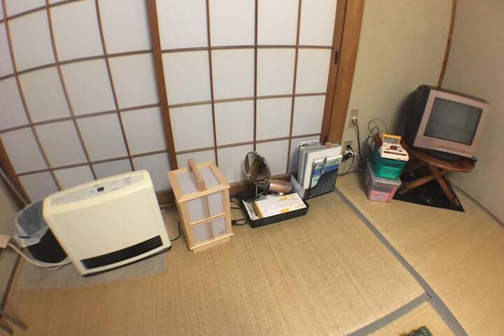Room 4 of 74