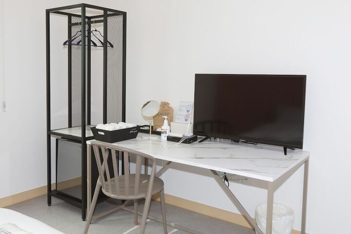 Room 16 of 34