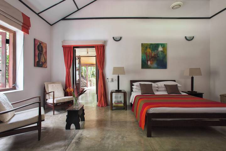 Room 6 of 43