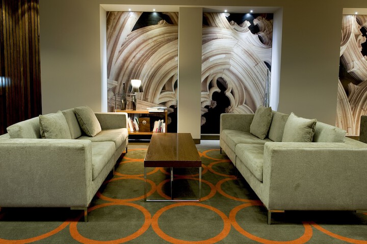 Lounge 61 of 84