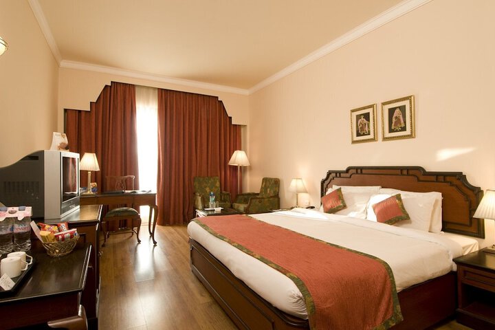 Room 16 of 52
