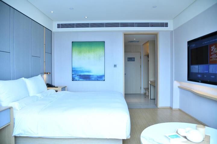 Room 28 of 34