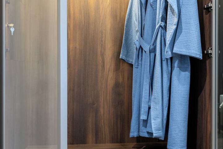 Room 32 of 98