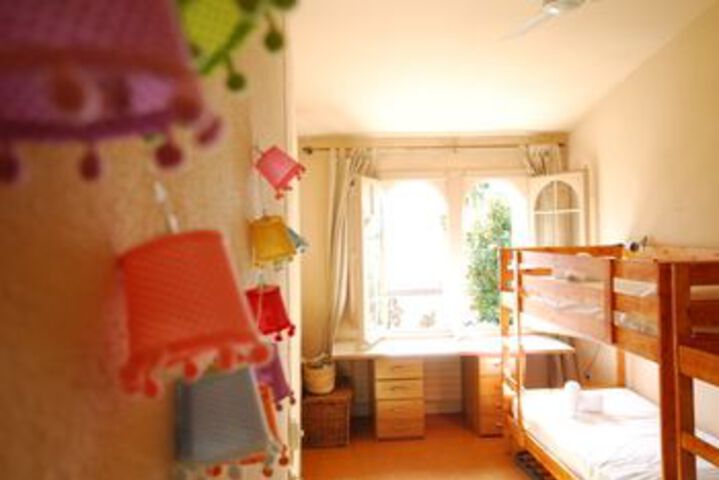 Room 13 of 32