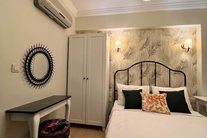Room 44 of 93