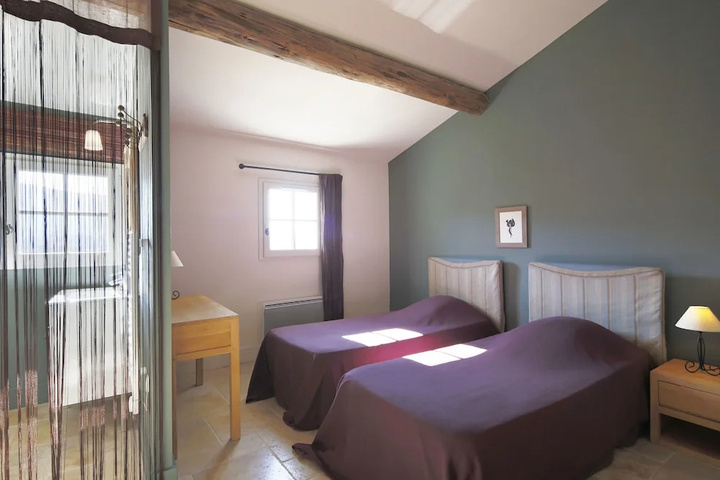 Room 2 of 9