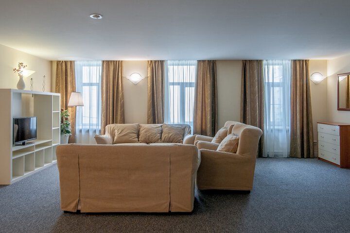 Room 7 of 40