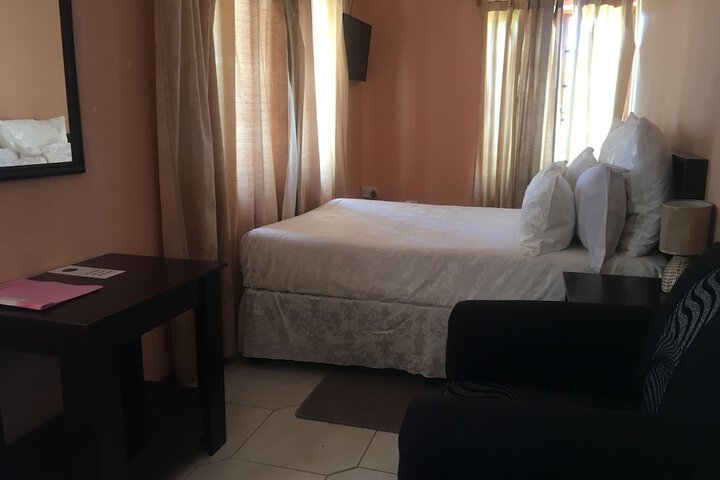 Room 5 of 15