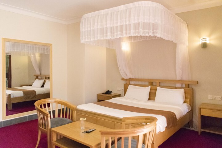 Room 36 of 114