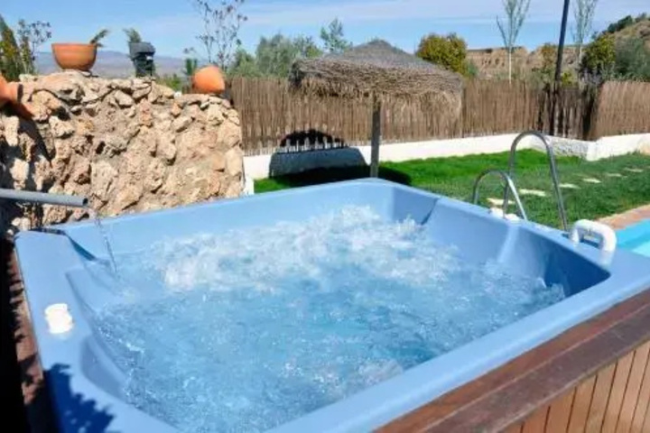Pool 10 of 16